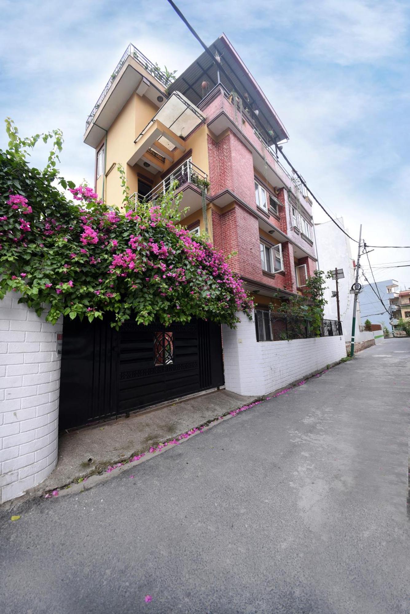 Mums Homestay & Studio Apartments كاتماندو المظهر الخارجي الصورة