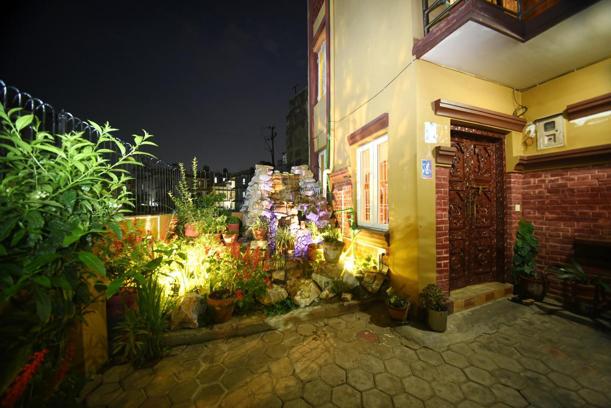 Mums Homestay & Studio Apartments كاتماندو المظهر الخارجي الصورة